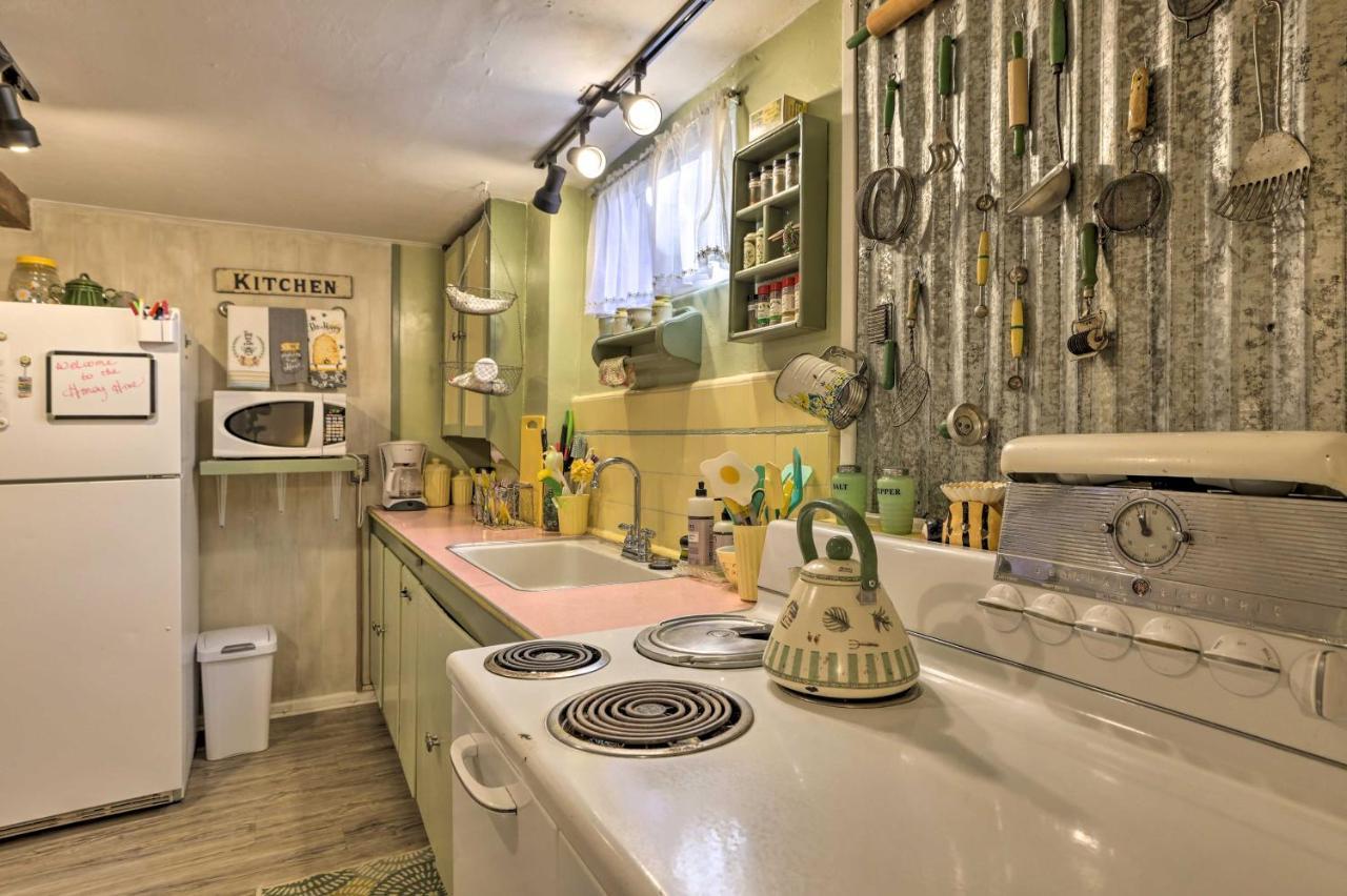 Cozy And Vintage Cedar City Apartment With Fire Pit! Exterior photo
