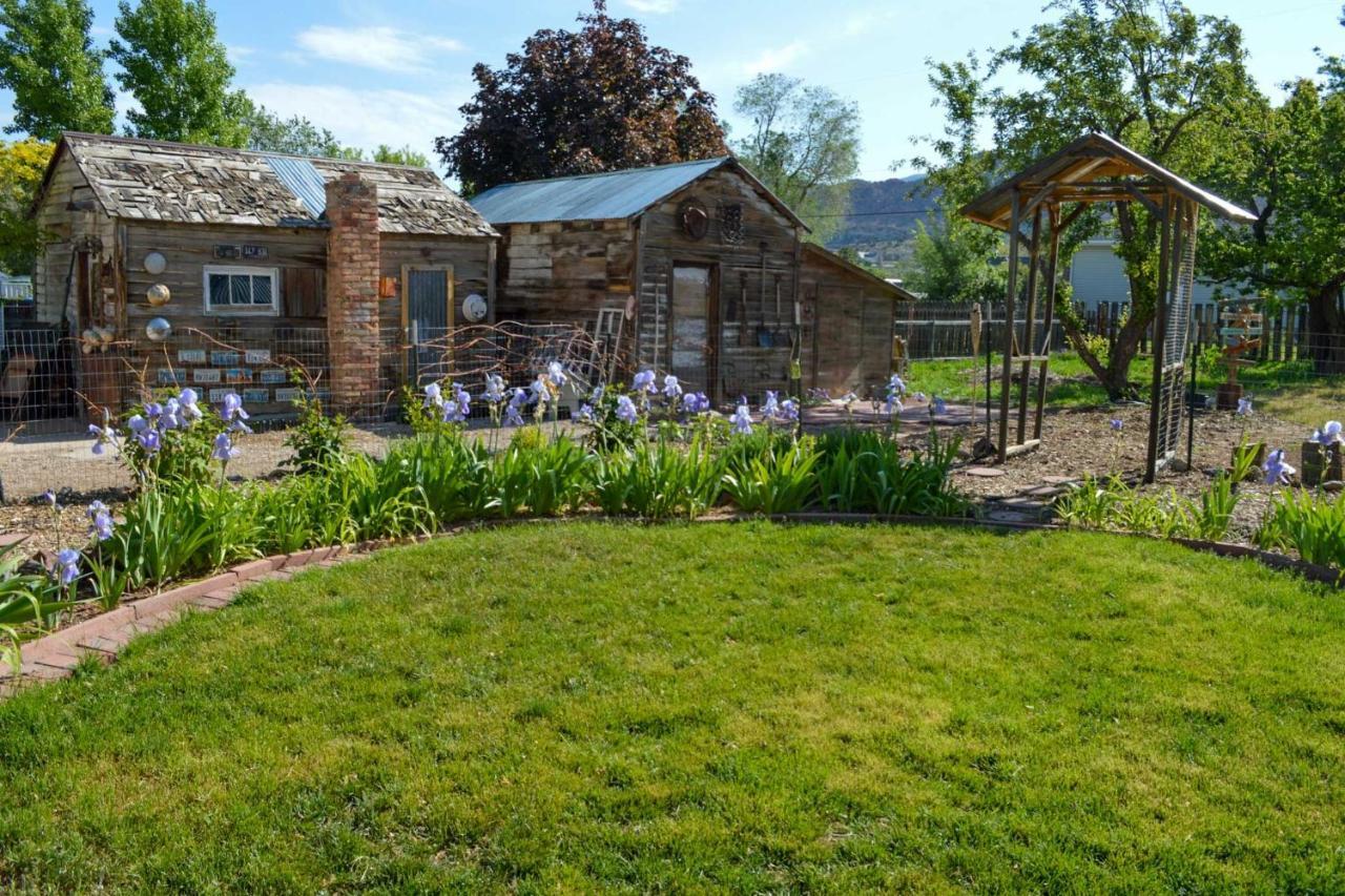 Cozy And Vintage Cedar City Apartment With Fire Pit! Exterior photo
